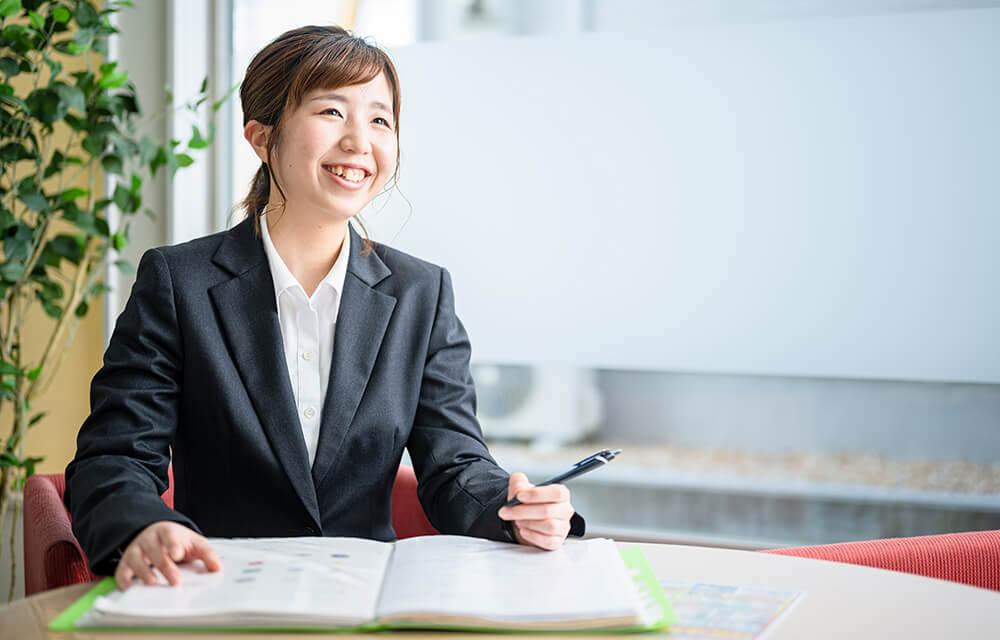 定期検査をする男性