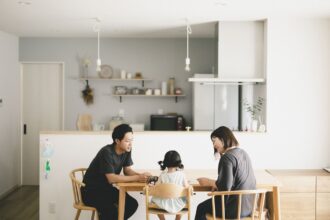 西条市　S様　 暮らしも趣味時間も”いい気分”　コンテナハウスがある北欧スタイルの平屋